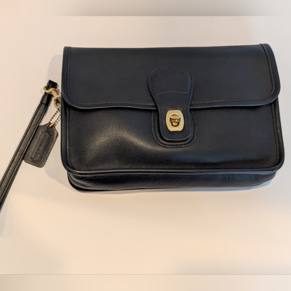Vintage Coach 9832 Black Turnlock Clutch Wristlet Brass Hardware